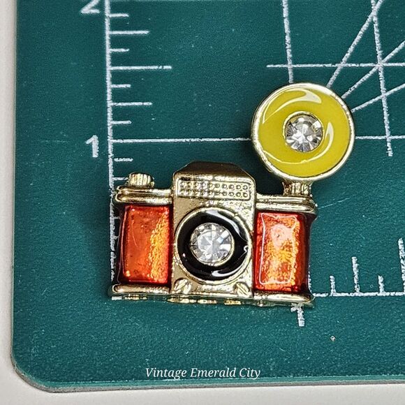 Retro Brooch Vtg Photo Camera Pin Flash Bulb Orange Enamel Rhinestone Gold Tone - Picture 10 of 12